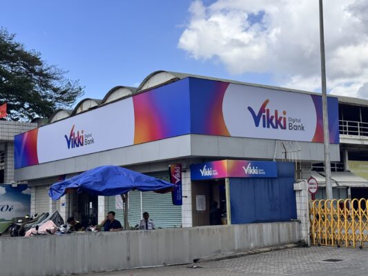 Ngân Hàng Vikki Sử Dụng Công Nghệ In Uv 2 Mặt Tại Việt AD